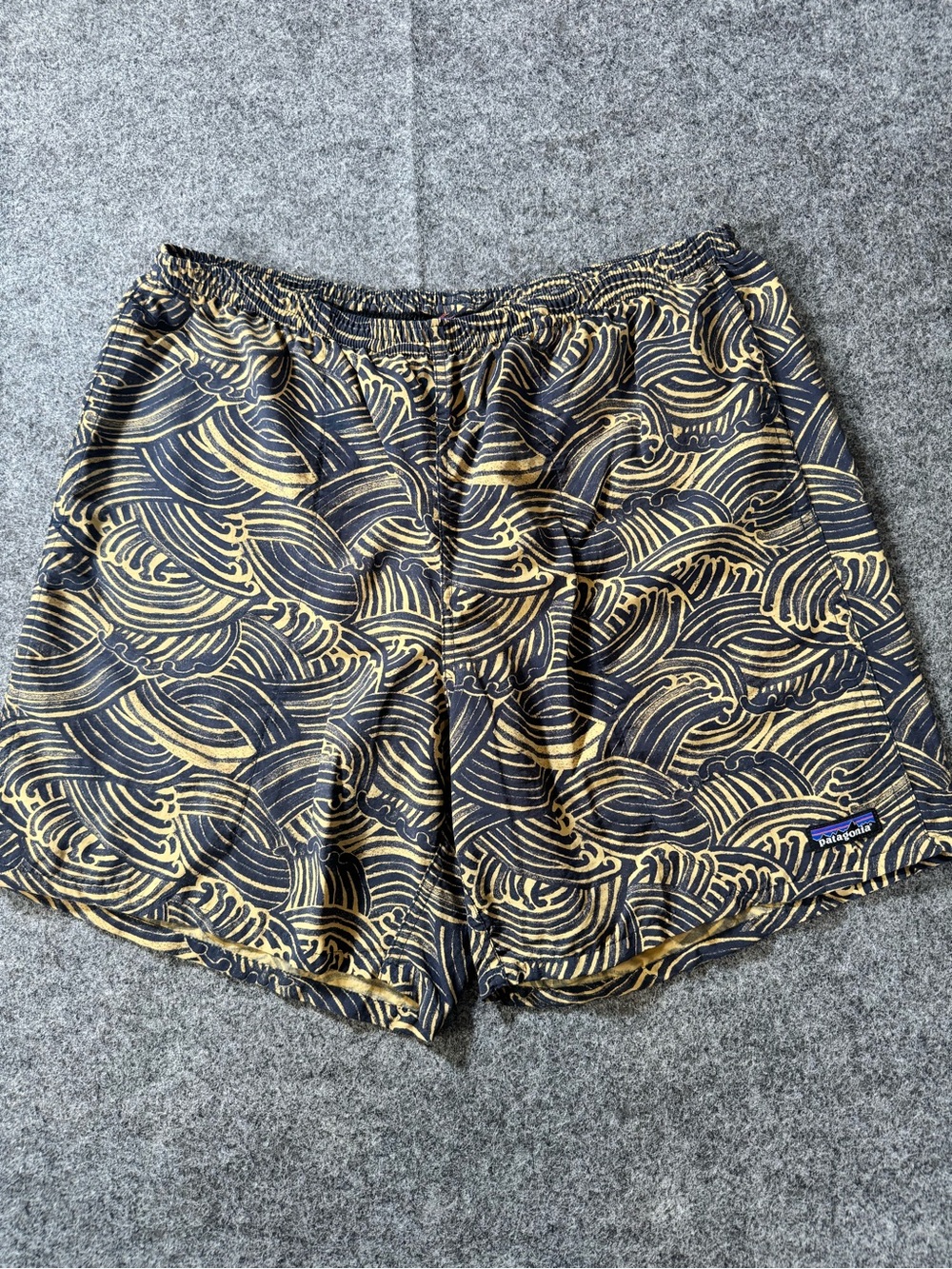 Patagonia Baggies Shorts Men's L Wave Print 5" Inseam Swim Hiking.